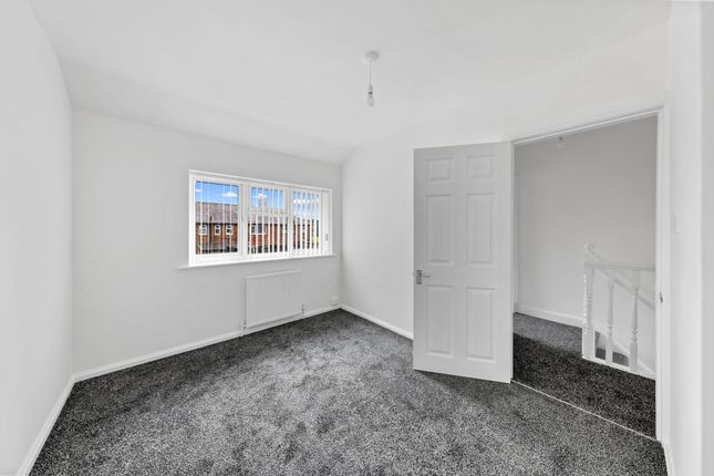 53 Cotswold Road, Warrington photo 4