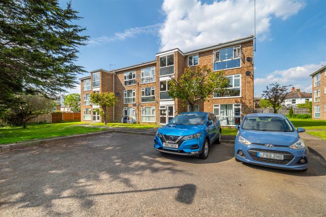 Thumbnail Flat for sale in Jengar Close, Sutton