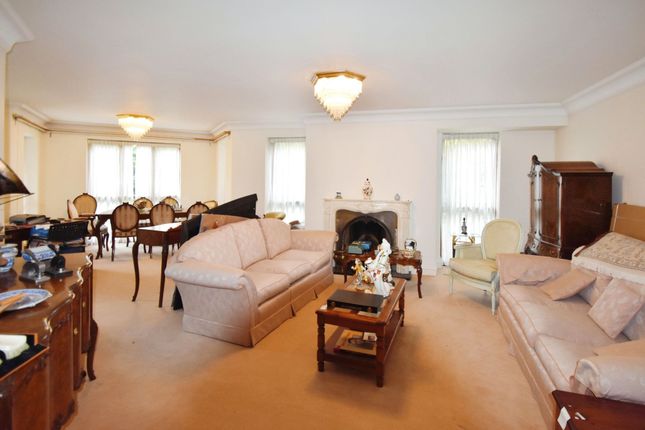 Flat for sale in Ringley Hey, Whitefield