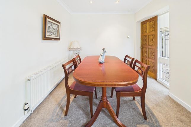 44, Lomond Crescent, Beith photo 4