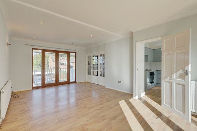 2, Tippersfield, Benfleet photo 2
