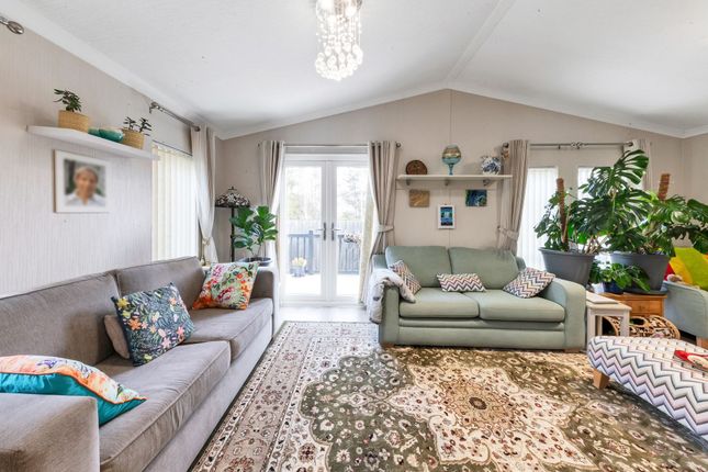 49 Appleacre Park London Road, Royston photo 4