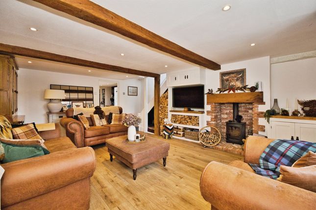 104, Main Street, Martock photo 2