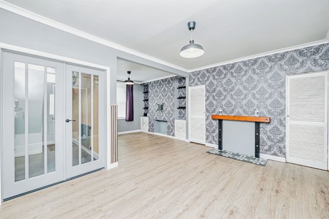 49, Sunnyside, BRIDGEND photo 2