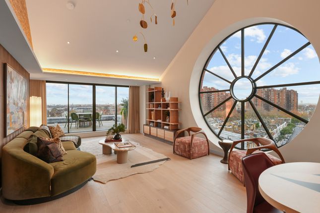 Flat N8.1, Power House, Chelsea Waterfront, London photo 2