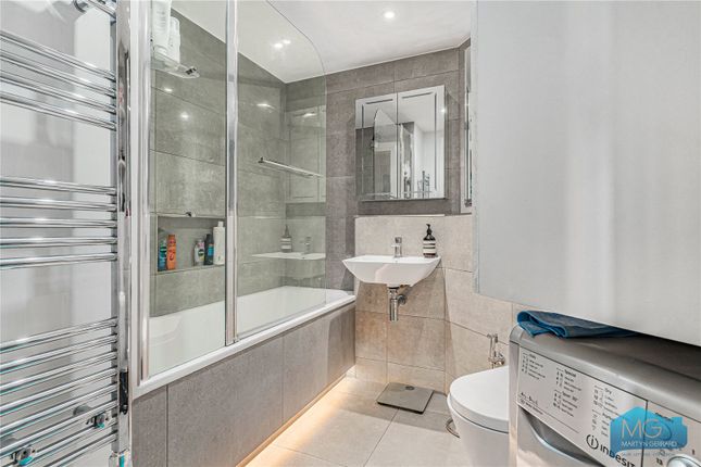 Flat 4, Simone House 74A,, Holmes Road, London photo 4