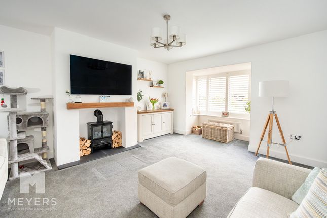 4, Rowan Gardens, Ringwood photo 2