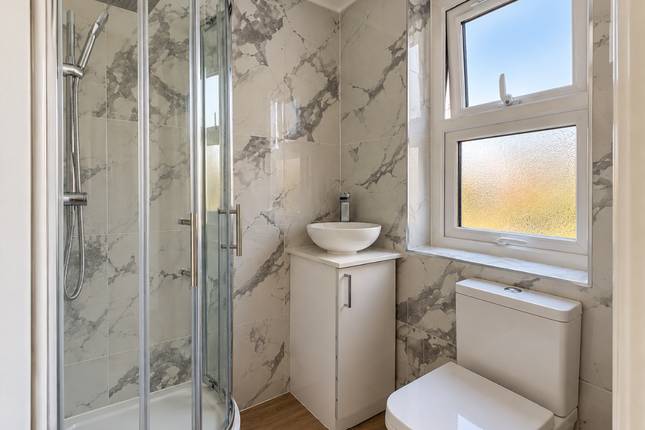 Flat 7, 59 Brenthurst Road, London photo 2