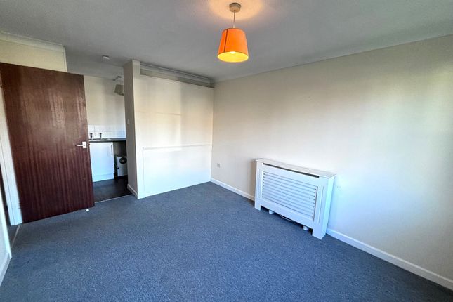 Flat for sale in Trellech Court, Yeovil