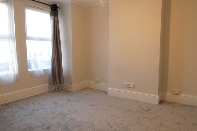 Terraced house to rent in Framfield Road, Hanwell, London
