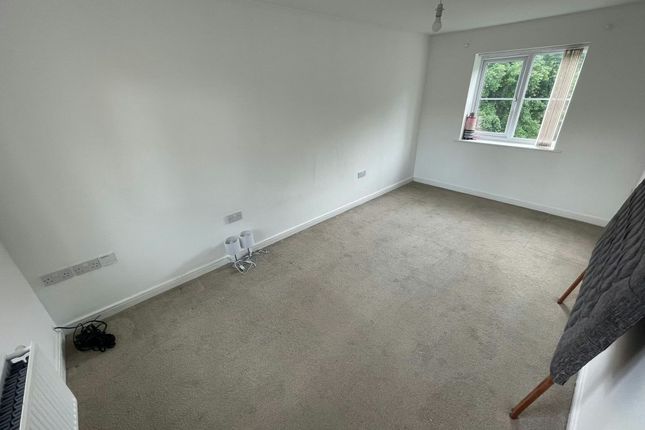 74 Ferridays Fields, Telford photo 5