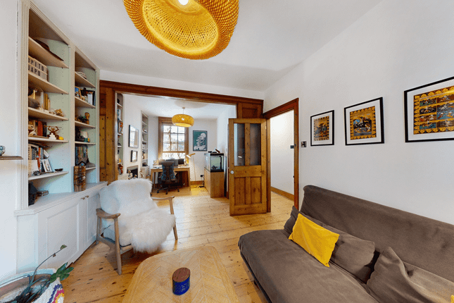 6 Bellevue Place, London photo 4