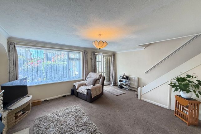 17, Bursledon Close, Bognor Regis photo 2