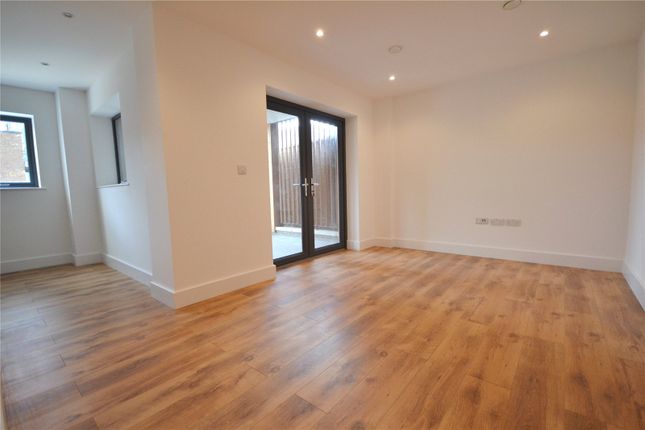 Thumbnail Flat to rent in Easter House, 8 Drummond Road