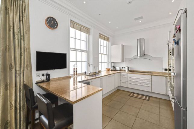 Flat 4, 10, Green Street, London photo 4