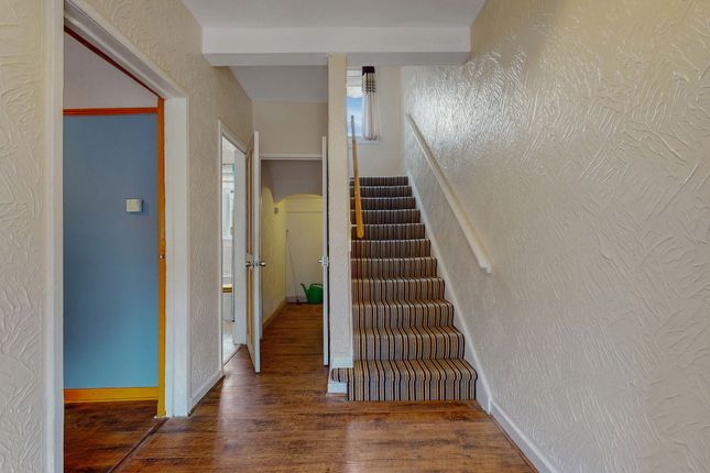 3 Robertson Crescent, Glasgow photo 3