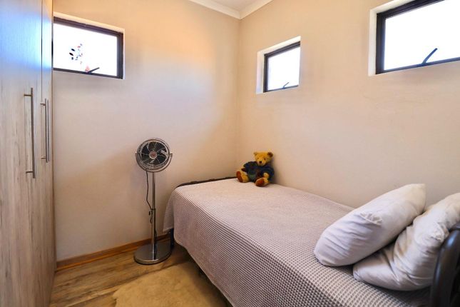 Town house for sale in Woodland Hills, Bloemfontein, South Africa