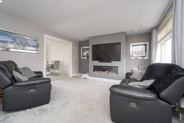59, Breval Crescent, Clydebank photo 3