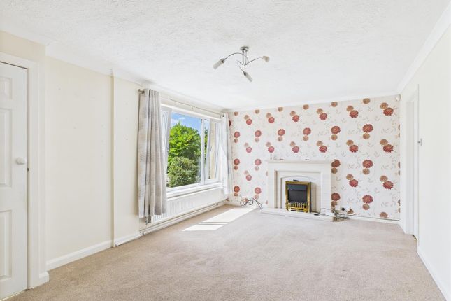 24, Cranwell Close, Chippenham photo 2