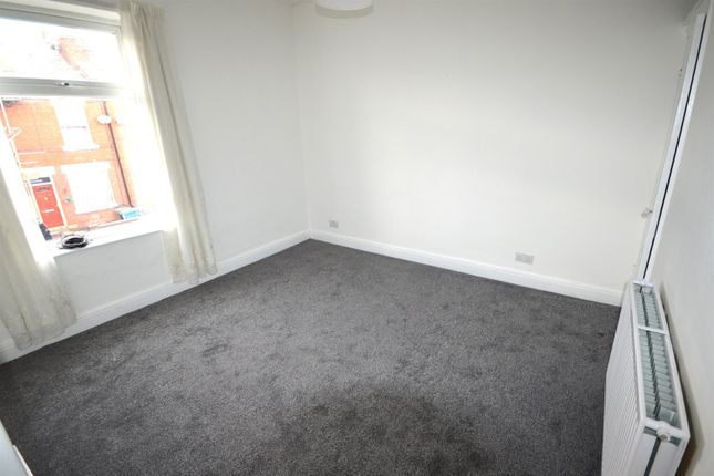 Terraced house to rent in Caistor Street, Stockport