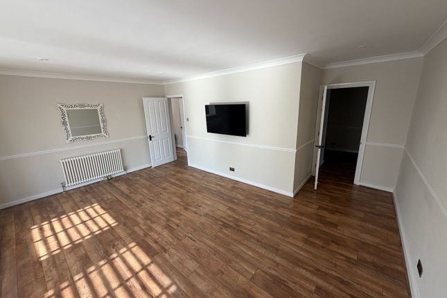 Vane Cliff, 7,Flat 9, Vane Hill Road, Torquay photo 2