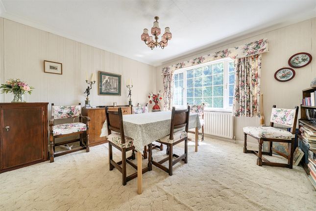 5A, Elsenwood Crescent, Camberley photo 4