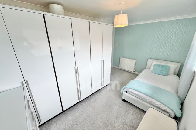 94, Lomond Place, Irvine photo 4