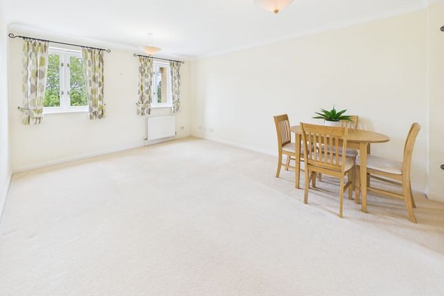 19, Bunce Drive, Caterham photo 4