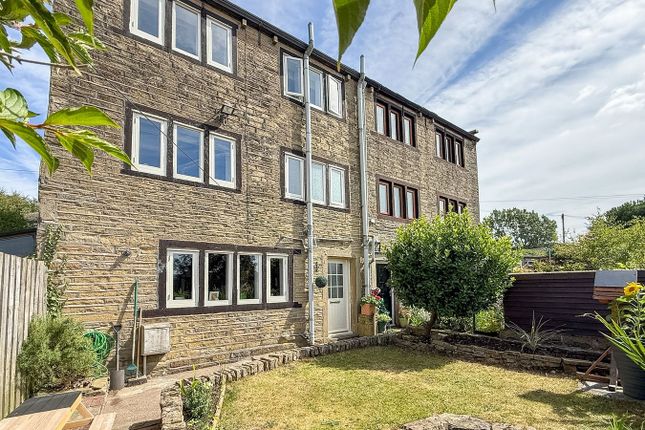 2-bed house on 132 The Rock, Gillroyd Lane, Huddersfield, £215,000