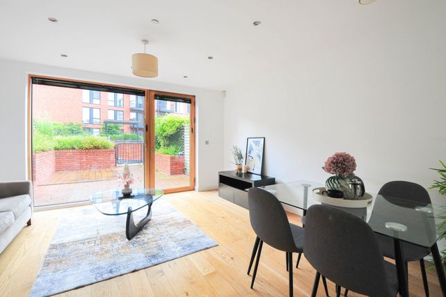 Thumbnail Town house to rent in Barrow Street, Salford