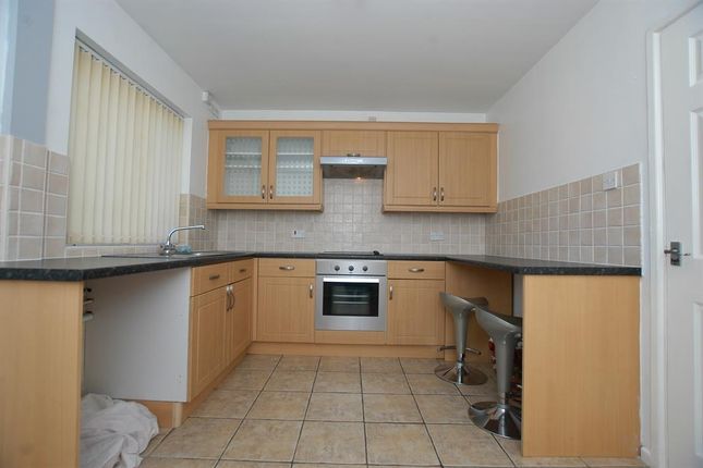 7, Byrchen Moor Gardens, Brierley Hill photo 4
