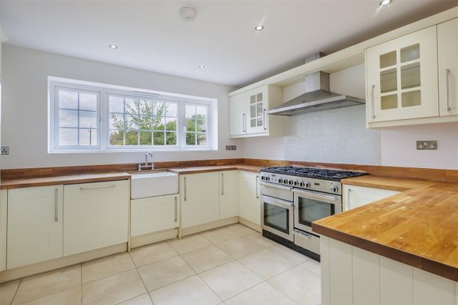 2 Bell Farm Cottages, High Road, Epping photo 2