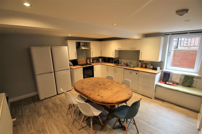 Lucas Place, Leeds photo 2