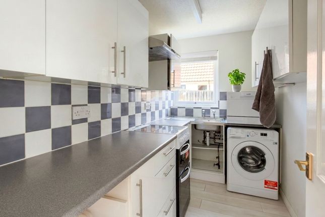 59 Aylward Close, Ipswich photo 4