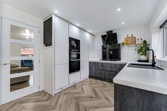 28 Eltham Close, Widnes photo 3
