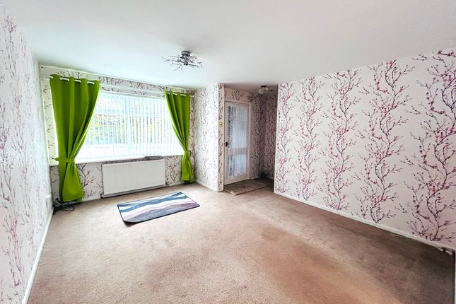 32, Woodlands, Evesham photo 3