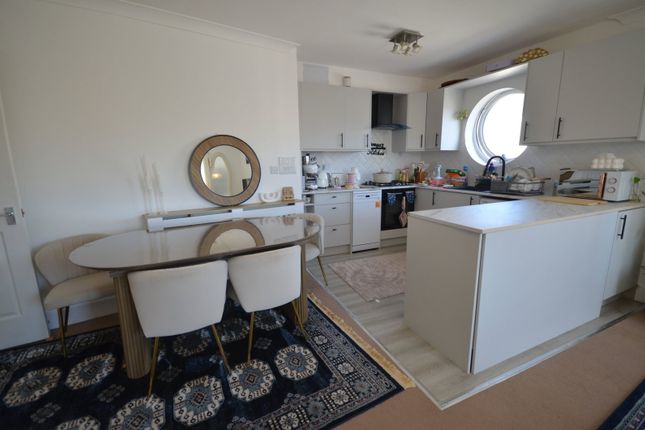 Hydro House,Apartment 19, Bridge Wharf, Chertsey photo 5
