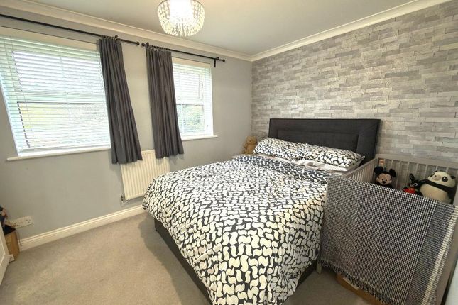 30, Wraysbury Close, Luton photo 4