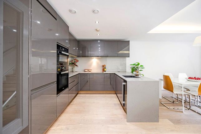 30, Landau Apartments, London photo 3