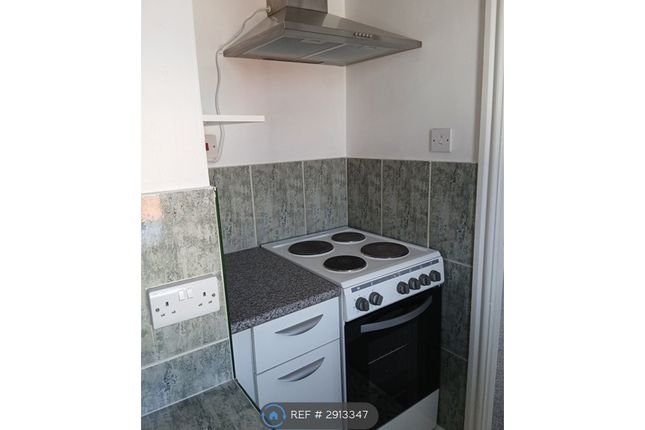 Flat, Cross Street, Wrexham photo 2