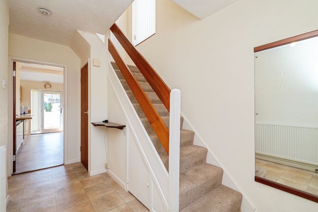 35, Lynn Grove, Great Yarmouth photo 2