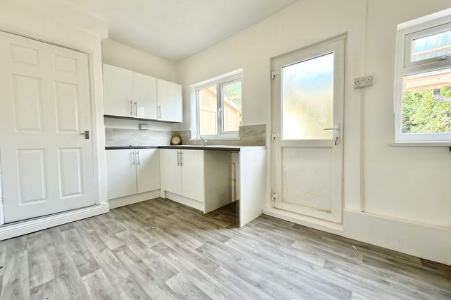 13, St Albans Avenue, Grimsby photo 4