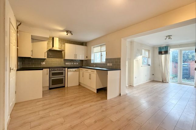4, Lexington Close, Great Yarmouth photo 3