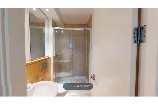 Farnsworth Court West Parkside, London photo 5