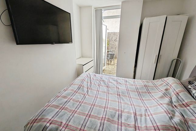 Flat 1, Cardiff photo 4