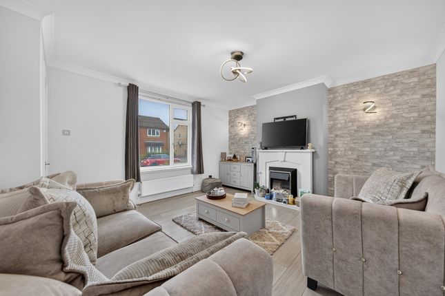 55, Laburnum Crescent, Kettering photo 3