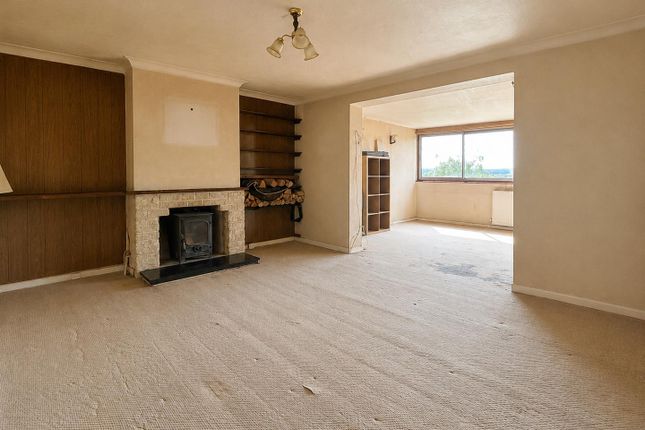 42, Clifford Gardens, Shirehampton photo 4