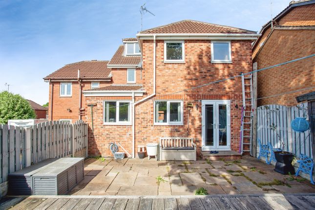22, Briary Close, Rotherham photo 4