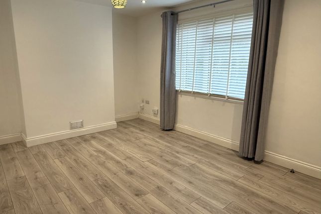 22, Lansbury Avenue, Port Talbot photo 3