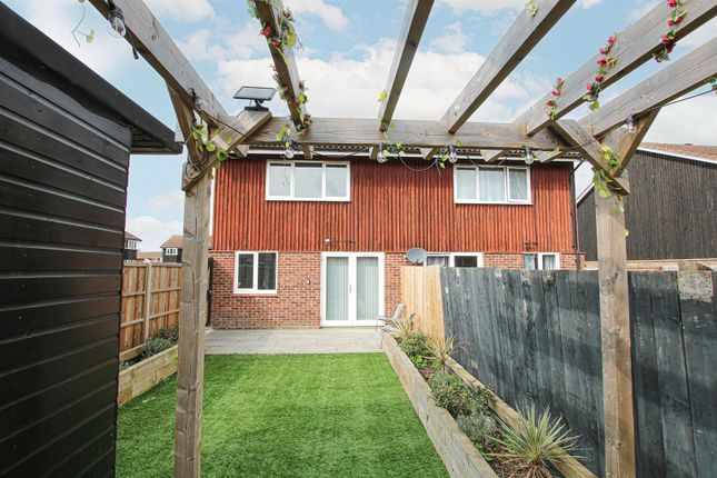 16, Waterloo Close, Newmarket photo 3